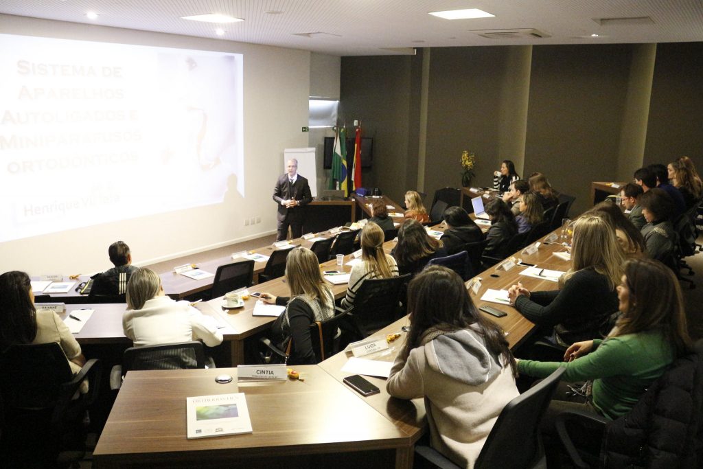 Dental Press 3º módulo do Excelência na Ortodontia tem 11 professores