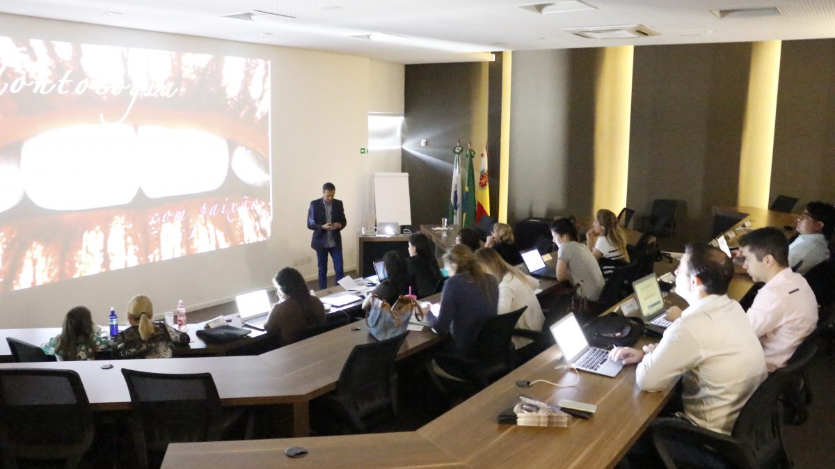 Dental Press 5º Excelência na Estética inicia último módulo